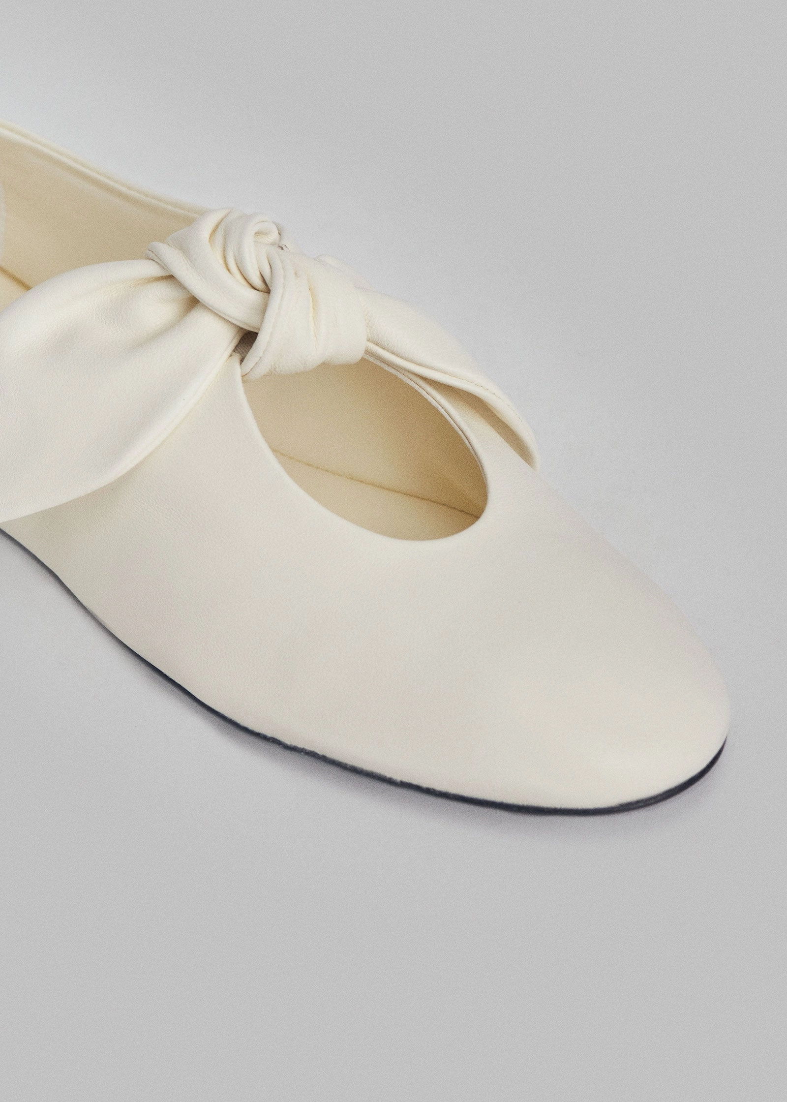 Bow Flat in Nappa Leather - Ivory