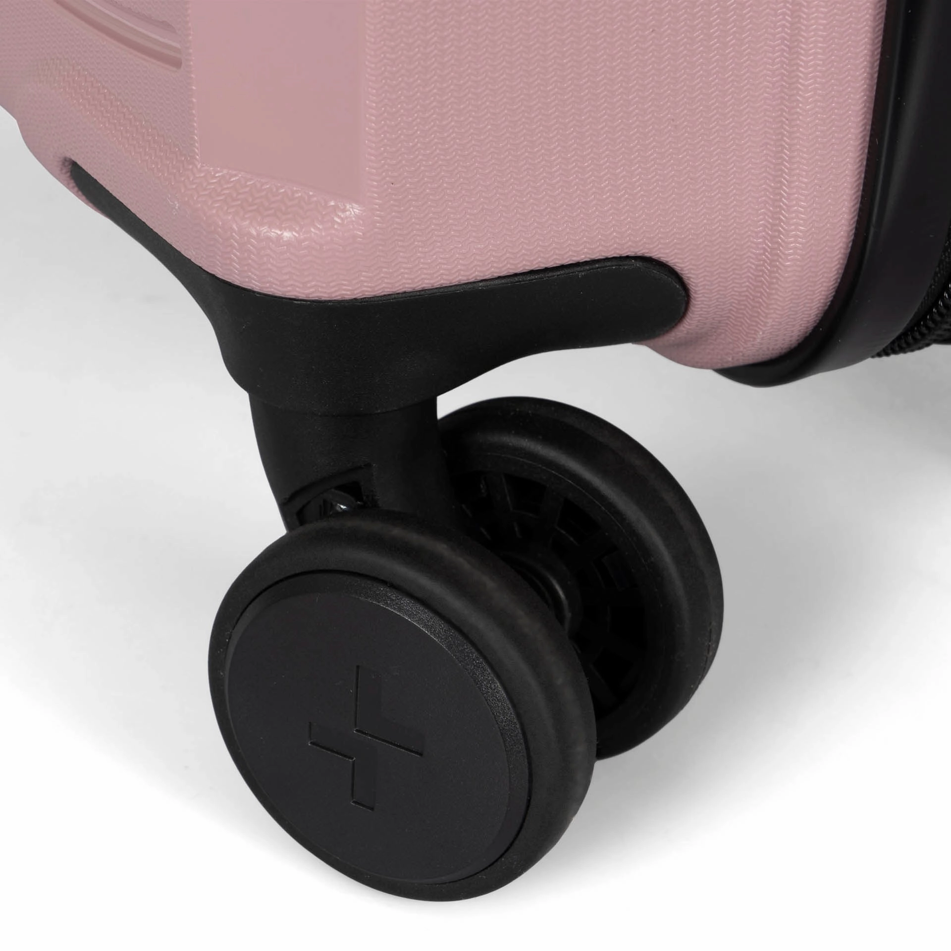 Dynamo Hardside 22" Carry-On Luggage