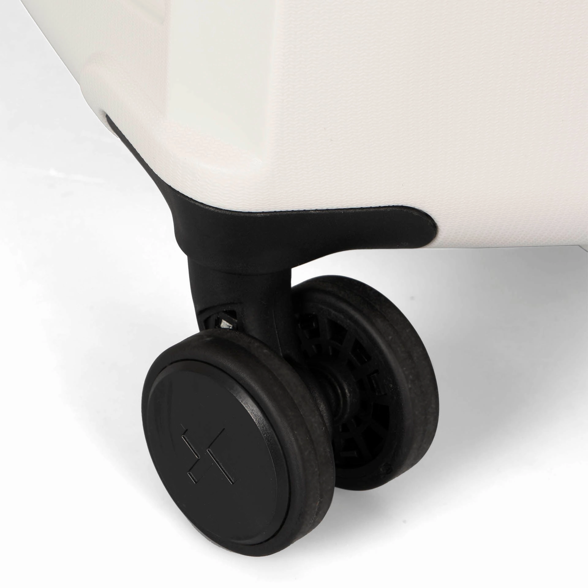 Dynamo Hardside 31" Luggage