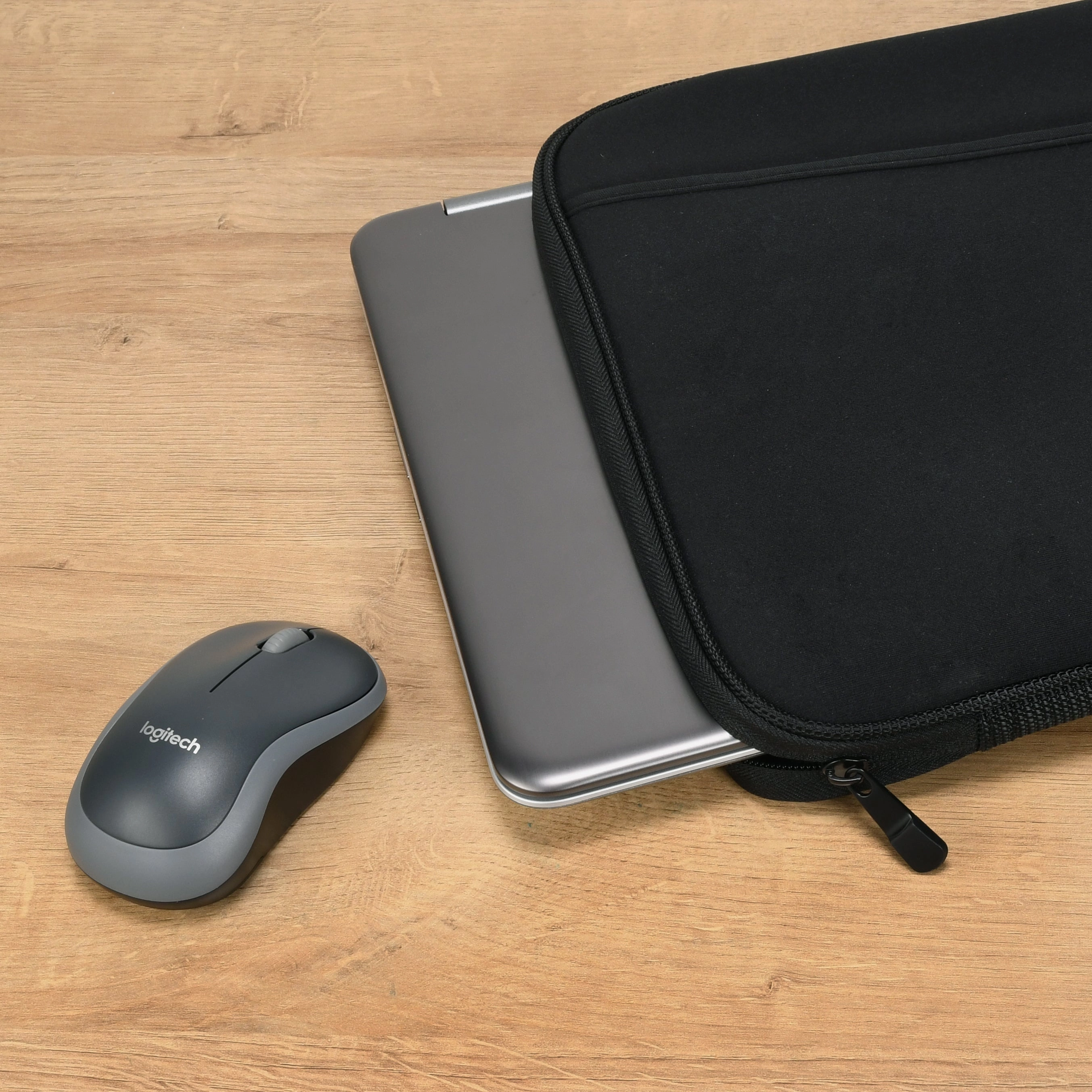 Logitech 910-004806 16" Laptop Sleeve with M185 Mouse