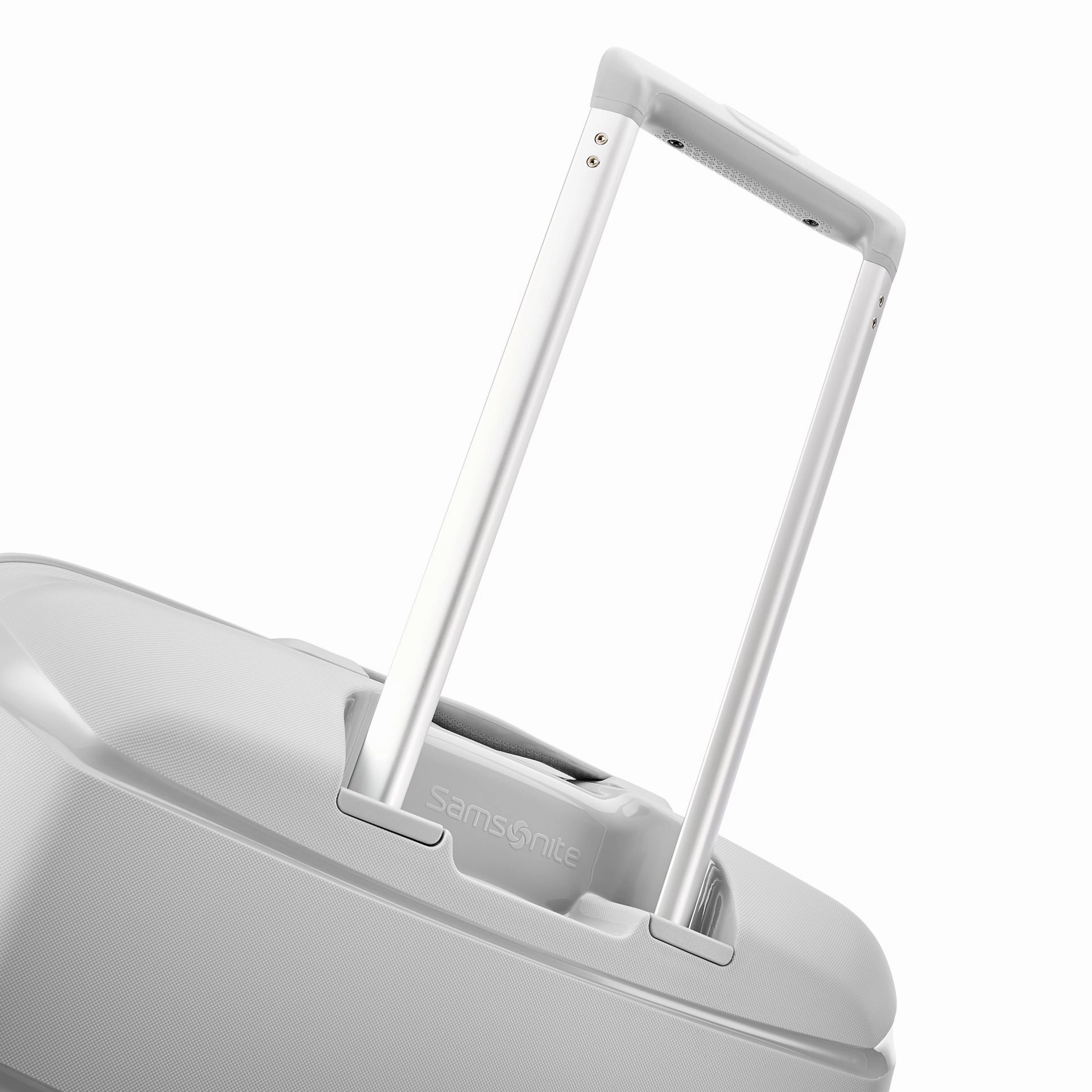 Outline Pro Hardside 27" Luggage
