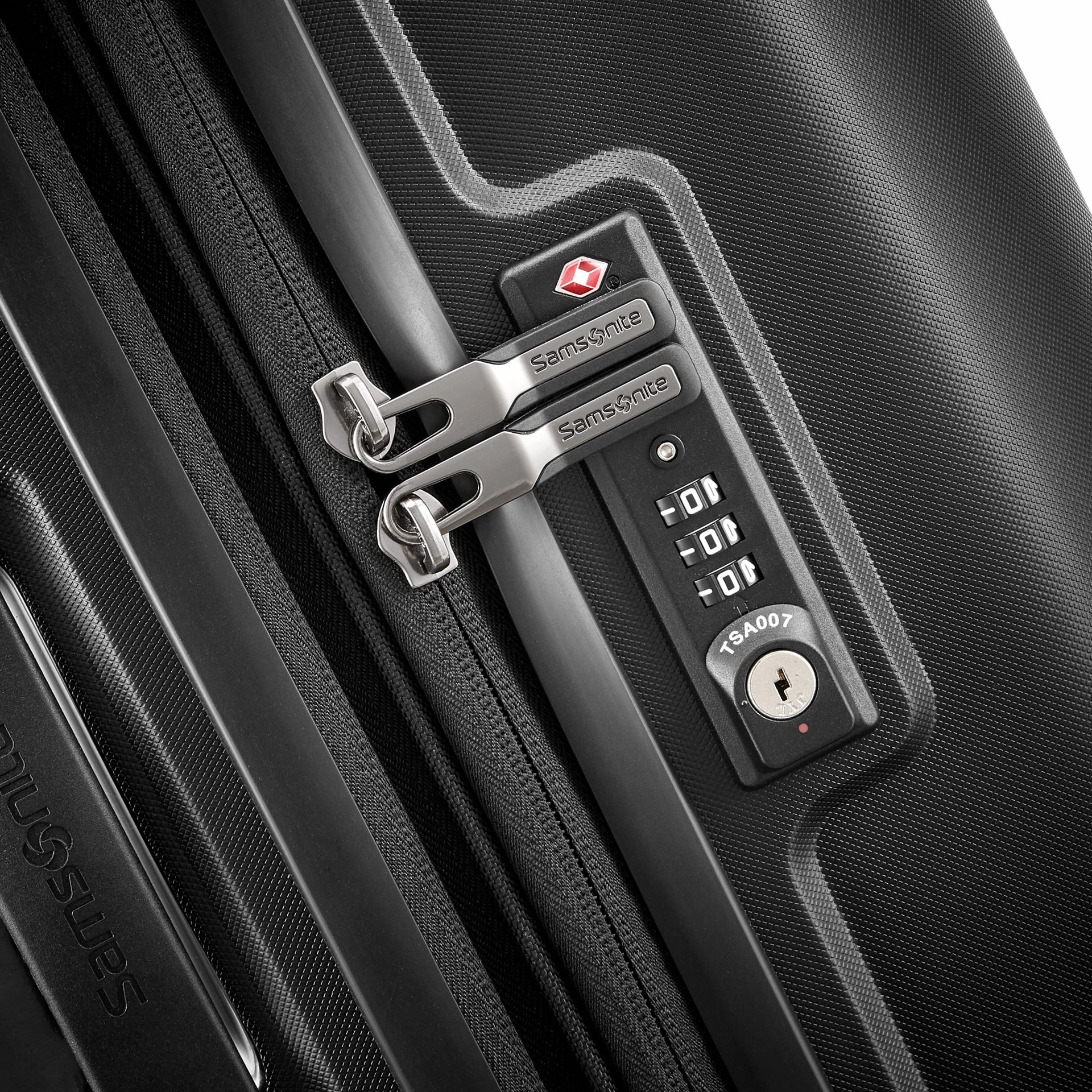 Outline Pro Hardside 27" Luggage