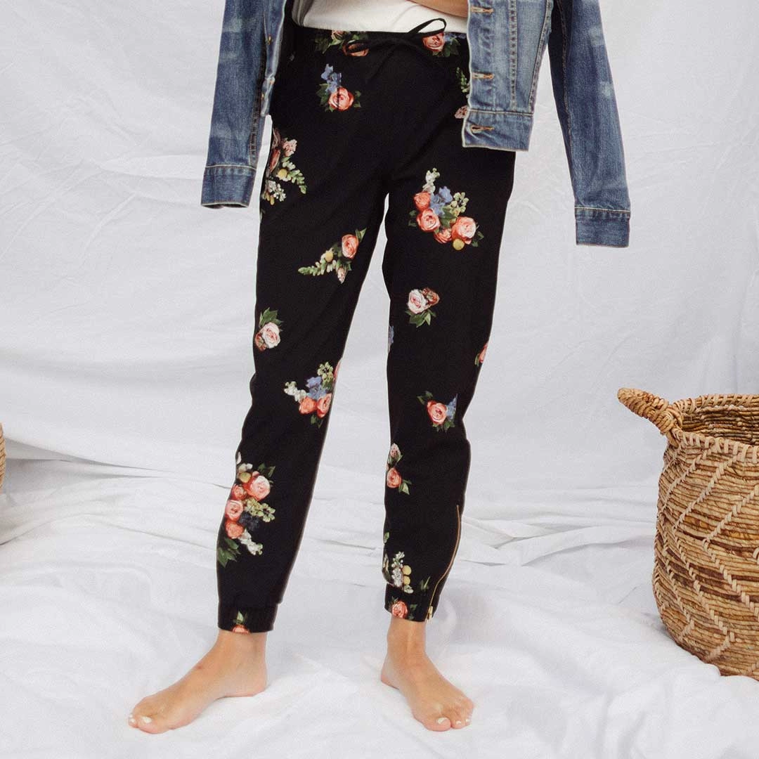 Rose Black Jetsetters