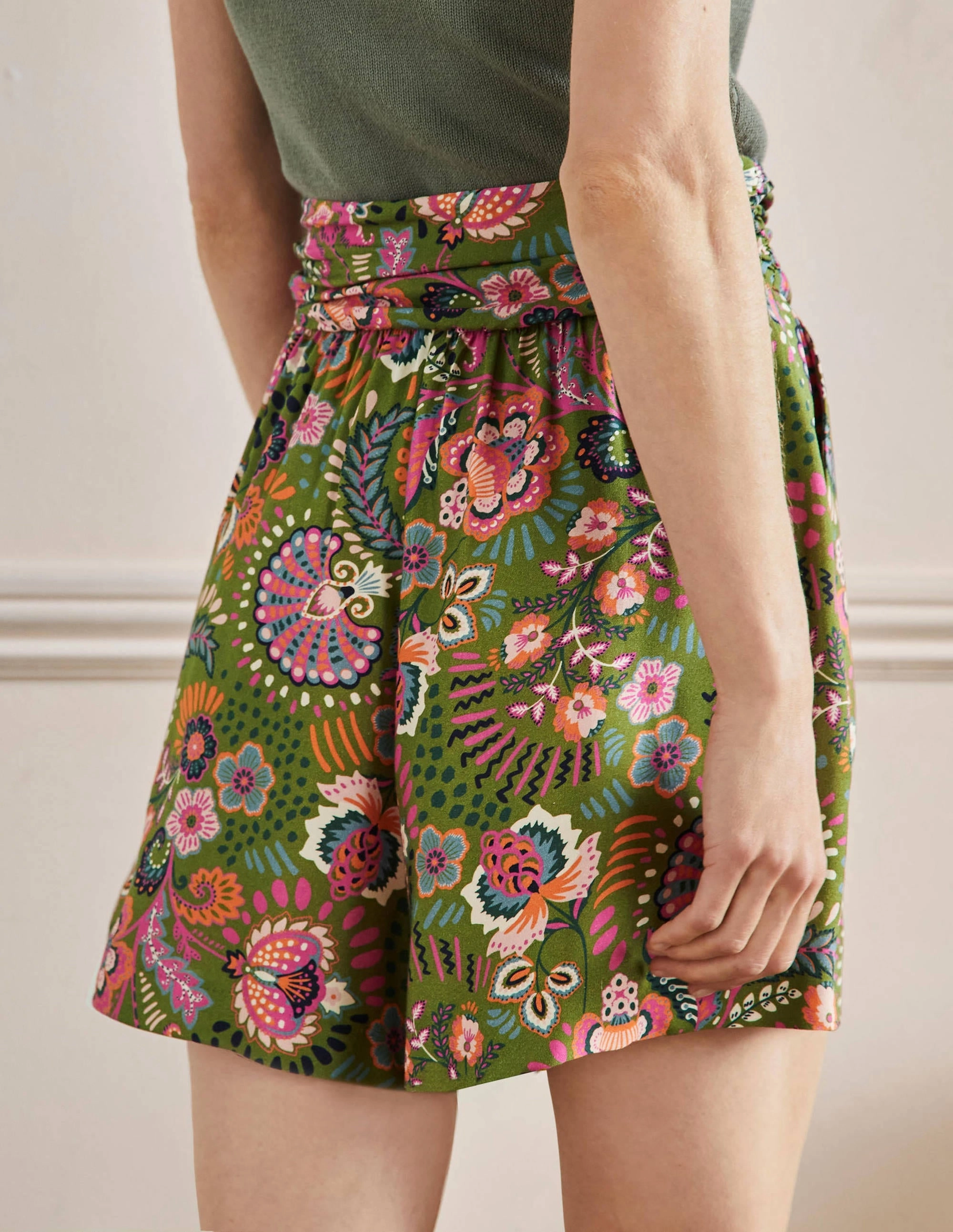 Ruched Waistband Shorts-Pea. Decorative Meadow