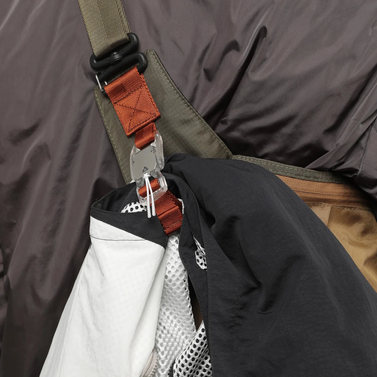 Unit Shoulder Bag - RND Edition - Dyneema - Black